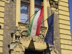 Hongaarse en Europese vlag