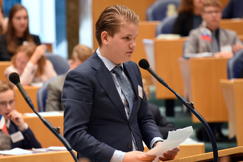 Foto's Tweede dag Algemene Vergaderingen van het Model European Parliament Nederland 2019