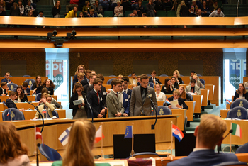 Foto's Tweede dag Algemene Vergaderingen van het Model European Parliament Nederland 2019