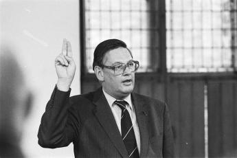 minister van Aardenne parlementaire enquêtecommissie 1983